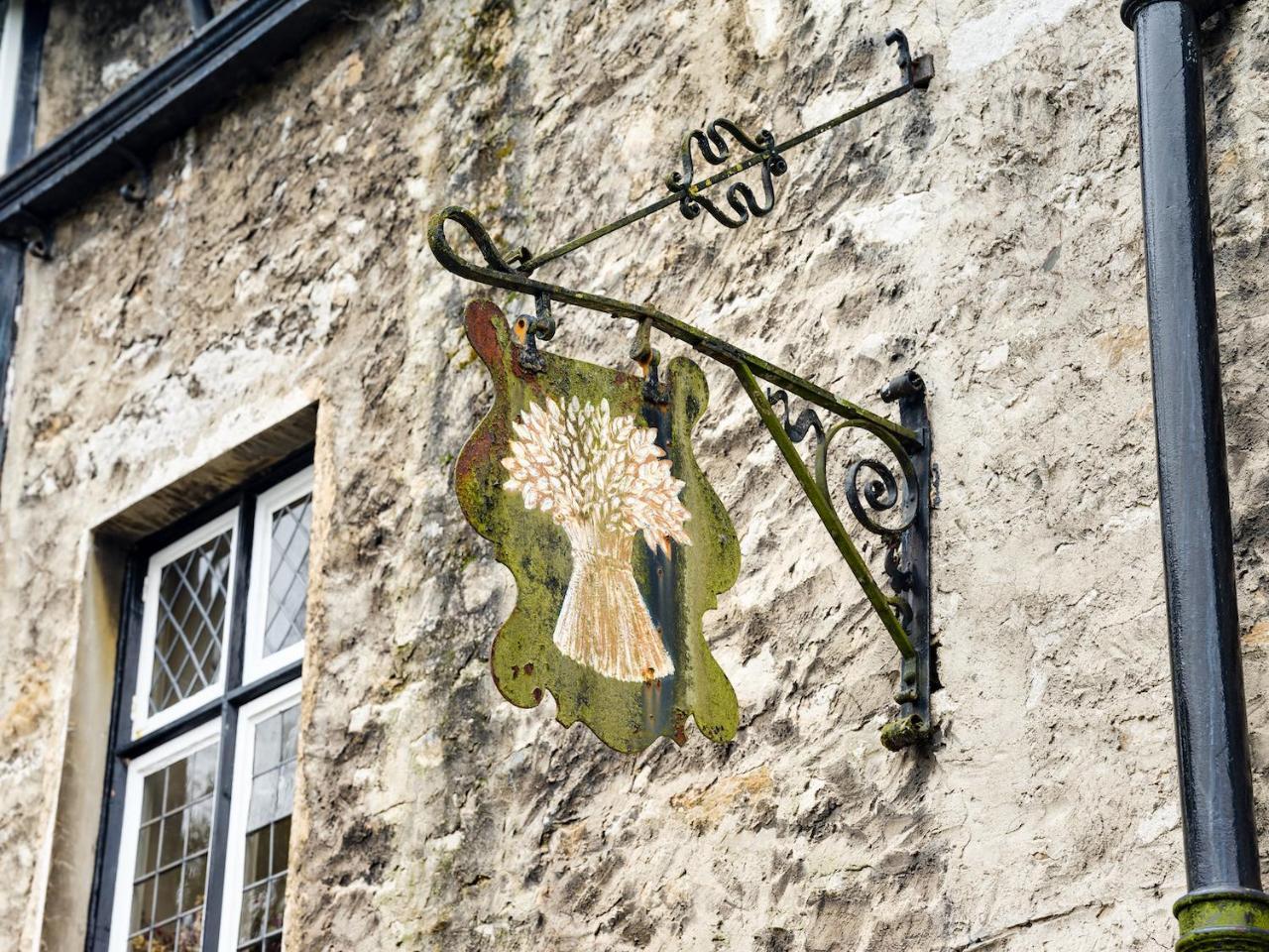 Hotel The Wheatsheaf At Beetham Sandside  Esterno foto